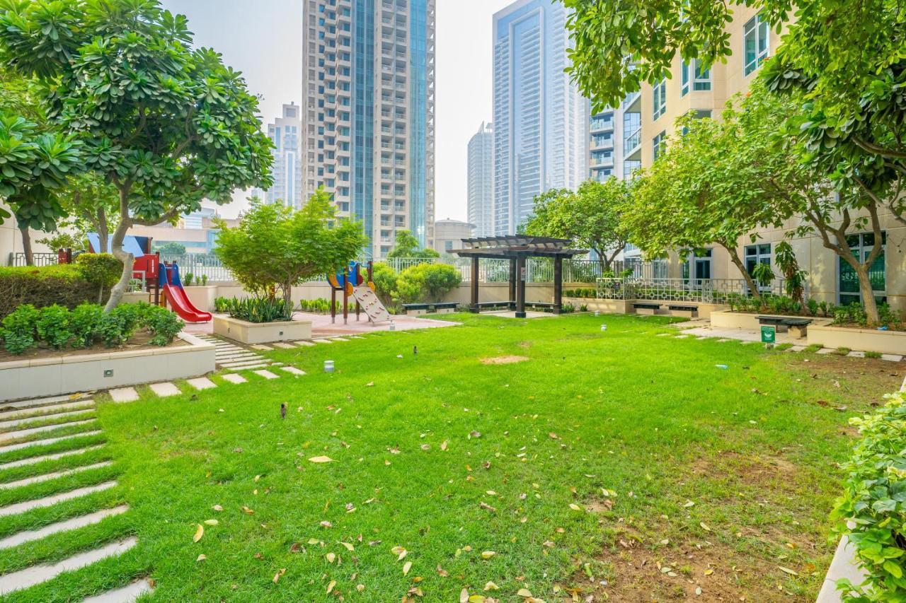 Chic And Zen Apartment, Near Burj Khalifa Tower ドバイ エクステリア 写真