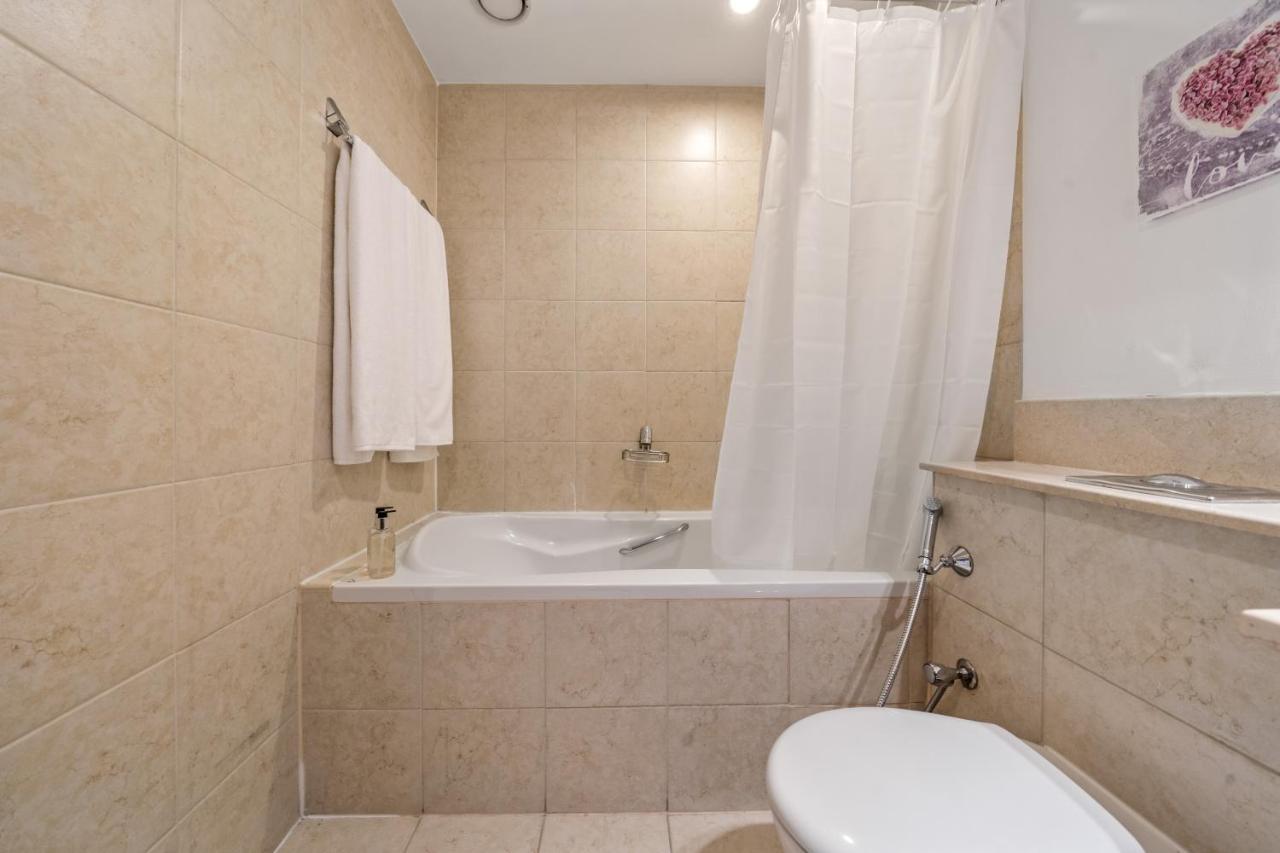 Chic And Zen Apartment, Near Burj Khalifa Tower ドバイ エクステリア 写真